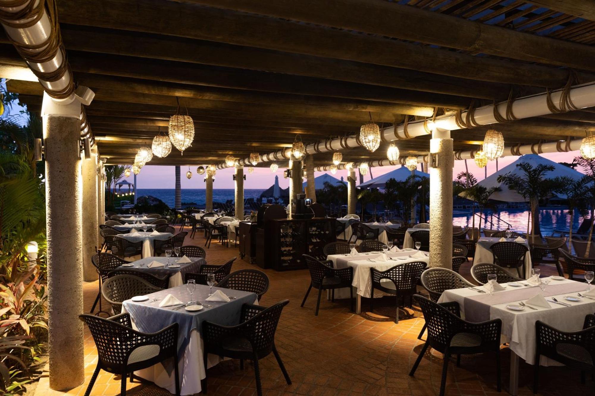 Sheraton Buganvilias Resort & Convention Center Puerto Vallarta Exterior photo